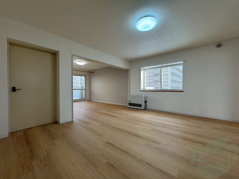 居室・リビング　広くてキレイなお部屋が広がっていて、充実した生活が送れそう。