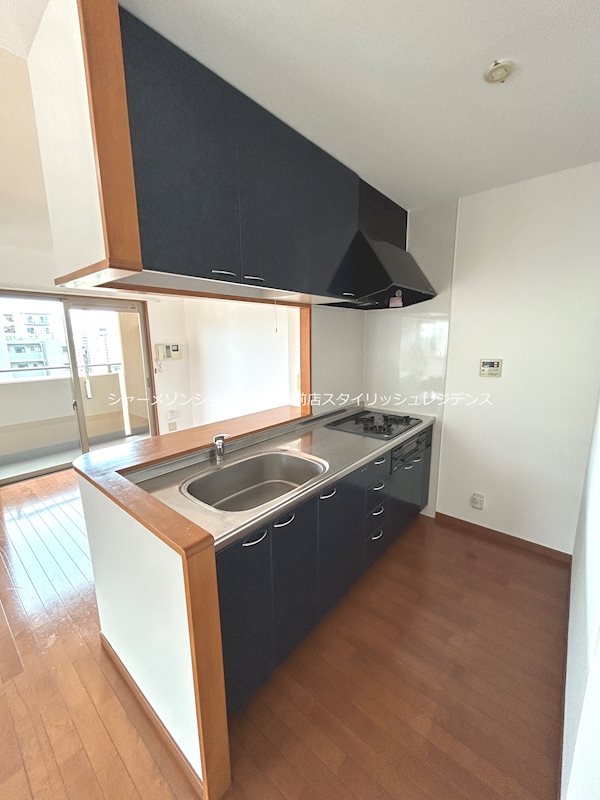 キッチン　☆システムキッチン・3口グリル付き☆