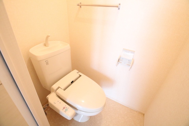 トイレ　※別室の参考写真の為、現況優先です。