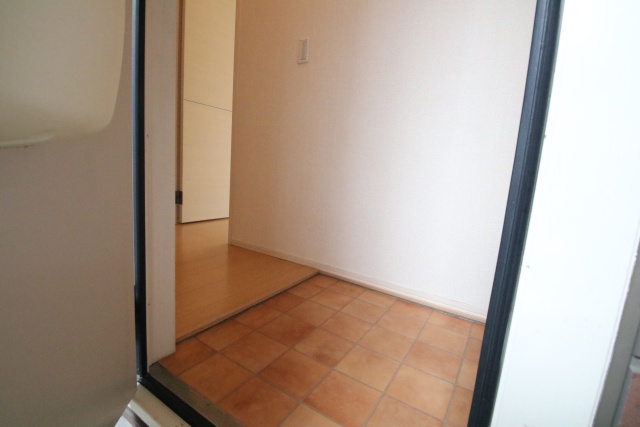 玄関　※別室の参考写真の為、現況優先です。