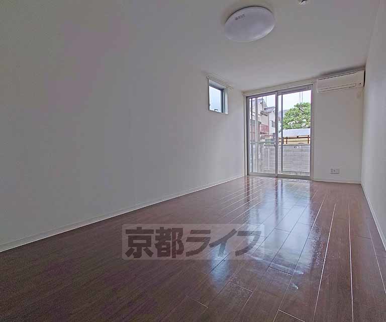 居室・リビング　ゆとりのある室内です。