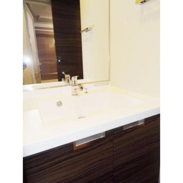 洗面設備　※写真は同タイプ住戸です。