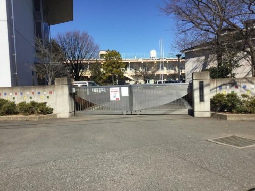 中学校　狭山市立西中学校（中学校）まで1117m