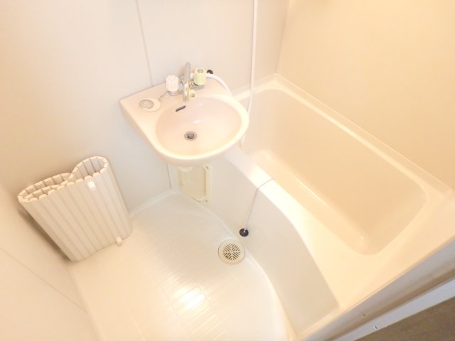 バス・シャワールーム　お風呂です