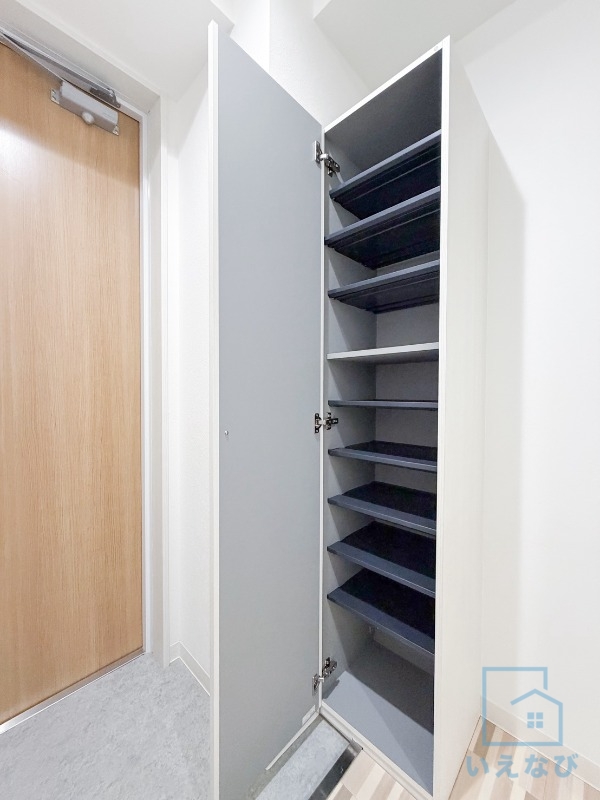 玄関　シューズボックス