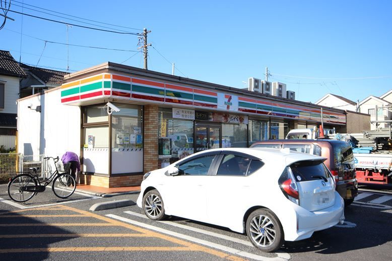 コンビニ　セブンイレブン（コンビニ）まで383m