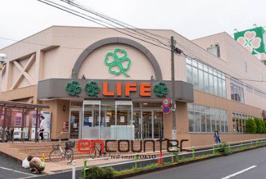 スーパー　ライフ赤塚店（スーパー）まで370m