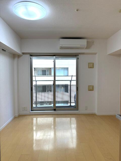 居室・リビング　スタンダードな洋室です