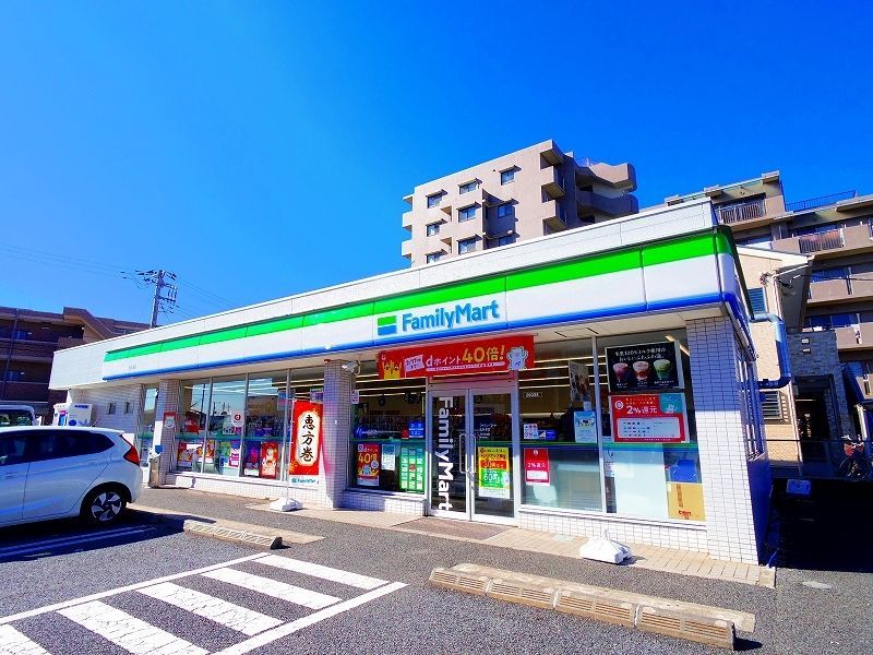 コンビニ　ファミリーマート 所沢くすのき台店（コンビニ）まで470m