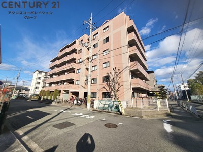 建物外観　敷地内駐車場・駐輪場あり！