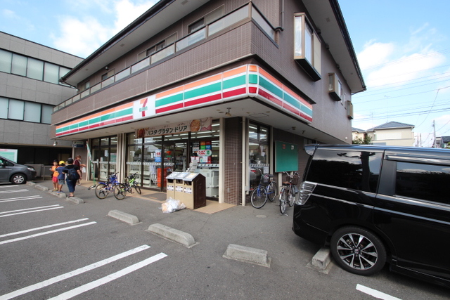 コンビニ　セブンイレブン横浜瀬谷駅北口店（コンビニ）まで803m