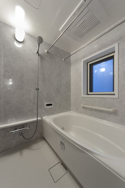 バス・シャワールーム　※写真は同タイプ住戸です。