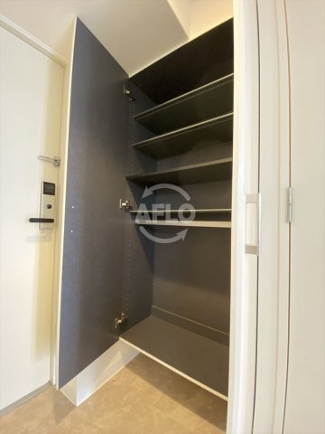 収納　エスプレイス大阪城SOUTH　シューズボックス