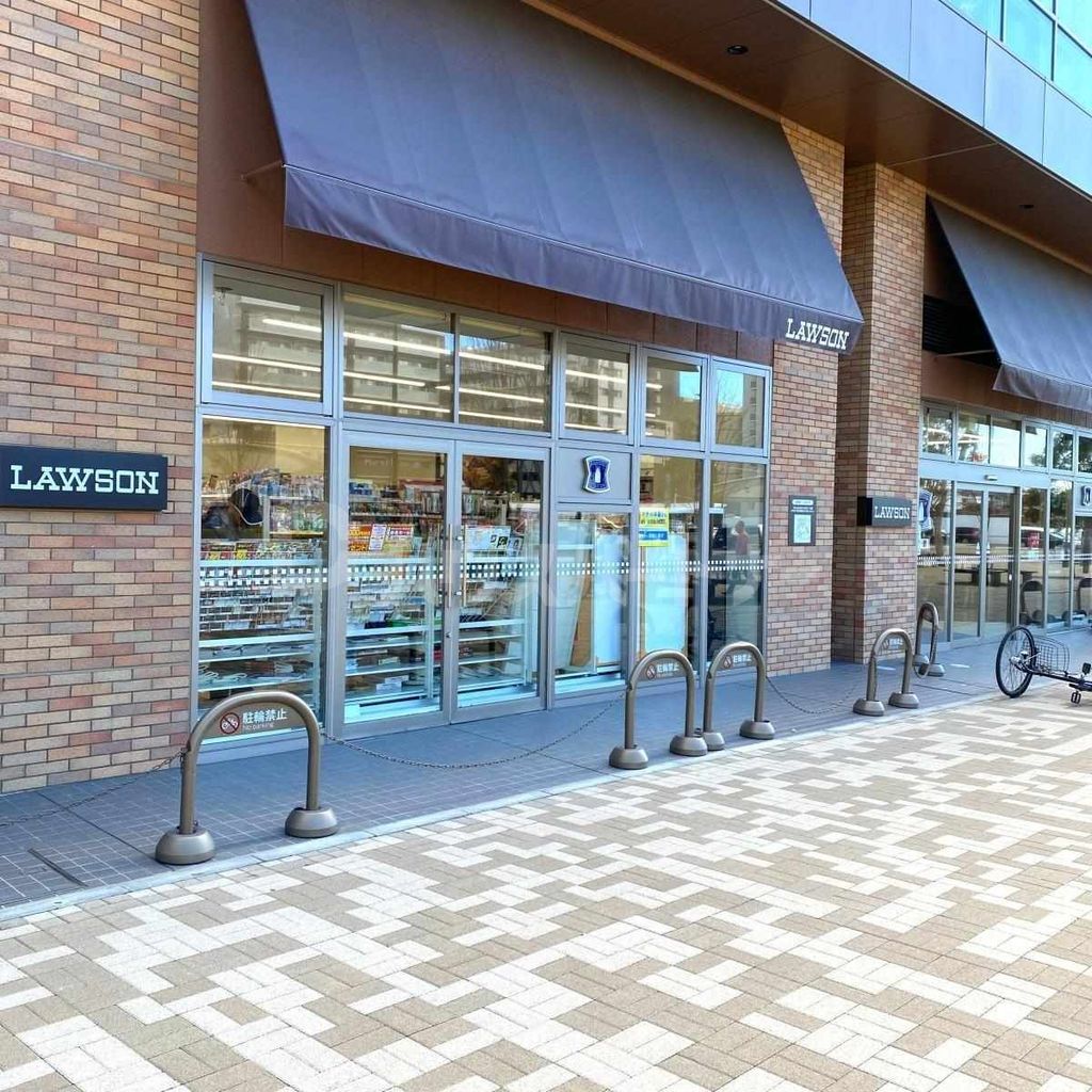 コンビニ　ローソン流山おおたかの森駅西店（コンビニ）まで220m