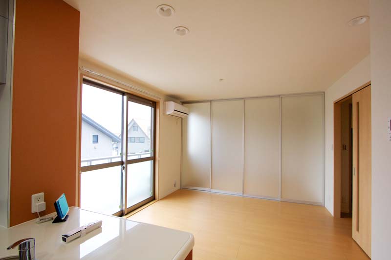 居室・リビング　現況と異なる場合がございます。