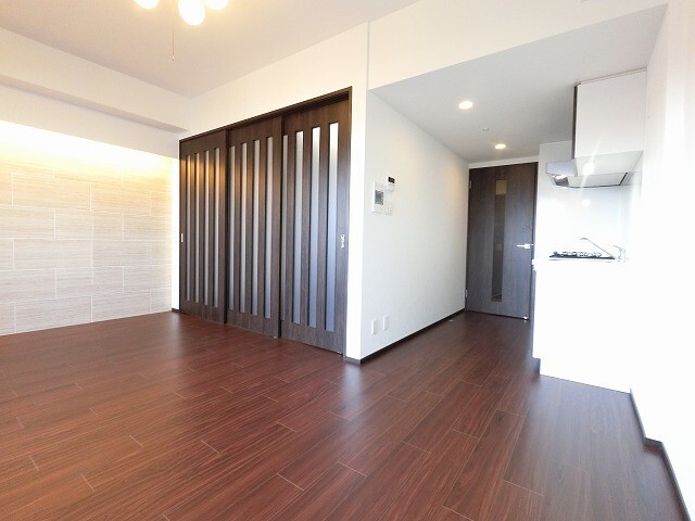 居室・リビング　反転タイプ