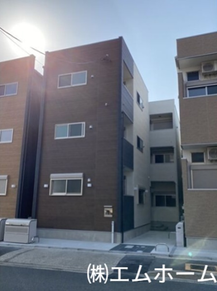 建物外観　デザイナーズ　オートロック付