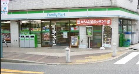 コンビニ　（参考）ファミリーマート（コンビニ）まで615m