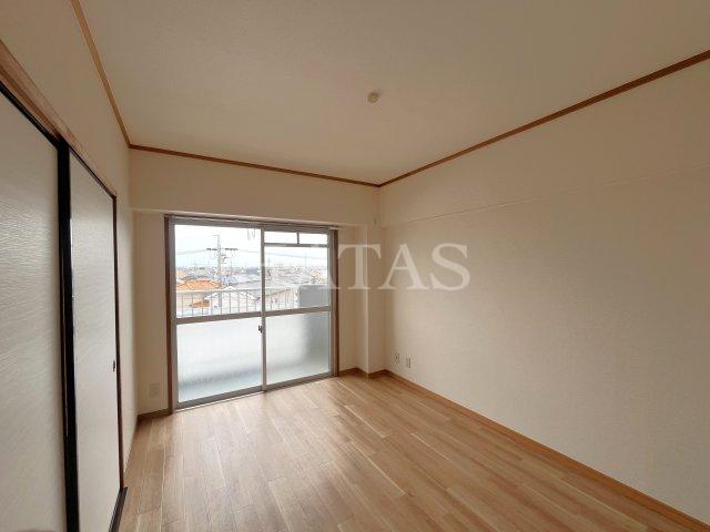 居室・リビング　同物件別部屋です。