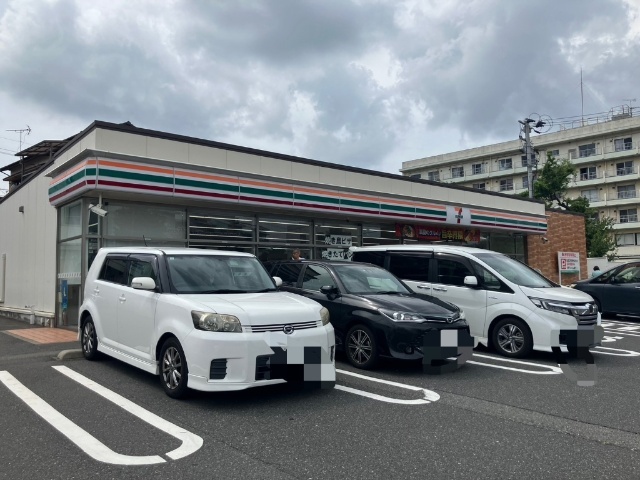 コンビニ　セブンイレブン戸畑東大谷１丁目店（コンビニ）まで986m