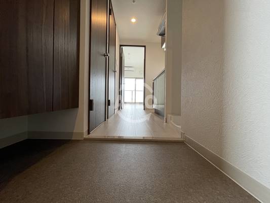 玄関　フォーリアライズ難波南レーヴ　玄関