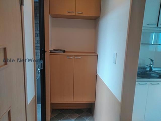 玄関　同棟別部屋写真