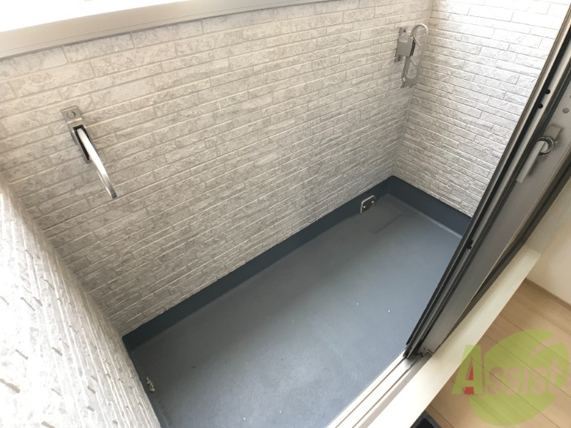 バルコニー　バルコニーがあるので洗濯物は外に干せそうですね～