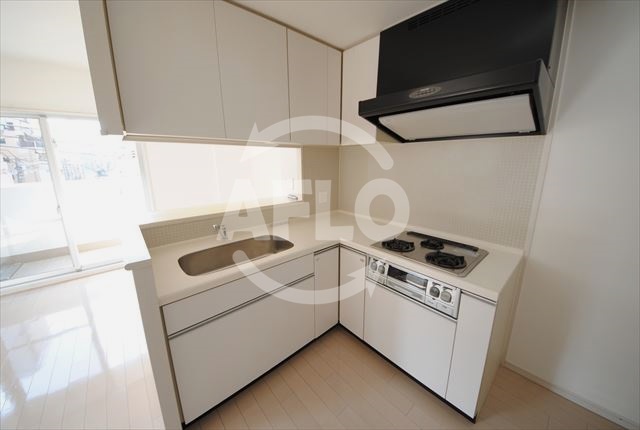 キッチン　アーデン上本町　3口ガスシステムキッチン