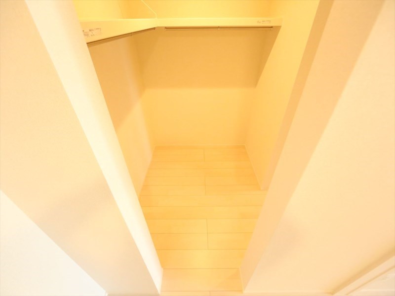 収納　ウォークインクローゼット（収納充実してます）　同仕様写真