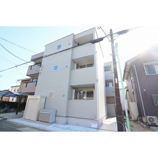 建物外観　外観　オートロック付　宅配ＢＯＸ有り