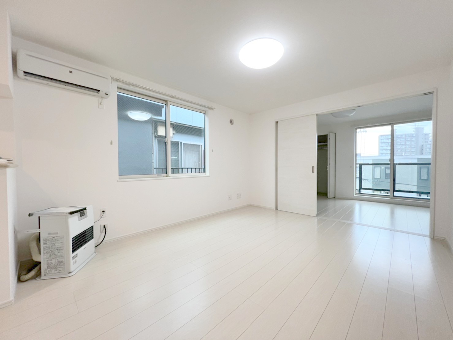 居室・リビング　※他号室の写真になります。雰囲気のご参考にどうぞ♪