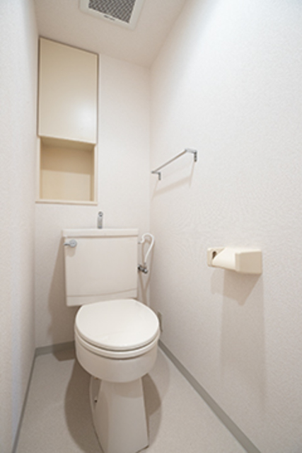 トイレ　※写真は同タイプ住戸です。