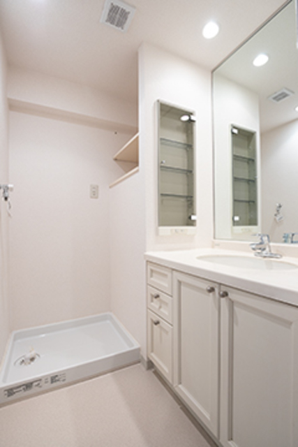 洗面設備　※写真は同タイプ住戸です。