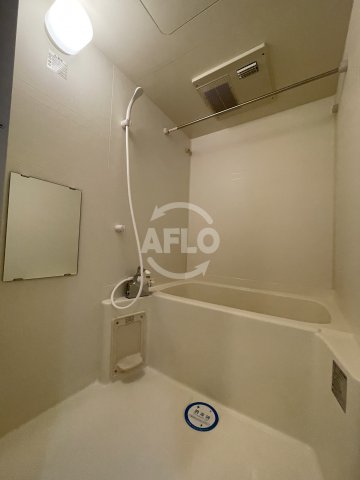 バス・シャワールーム　ルクレ阿波座レジデンス　浴室