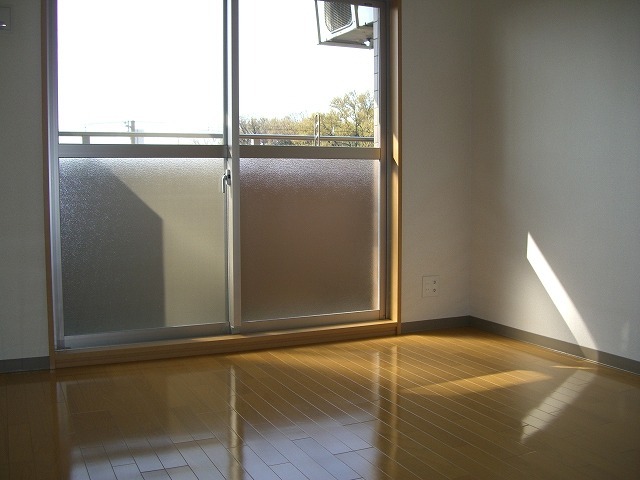 居室・リビング　明るい室内