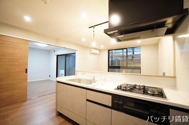 キッチン　※同型タイプ写真の為、現状優先。初期費用分割可能