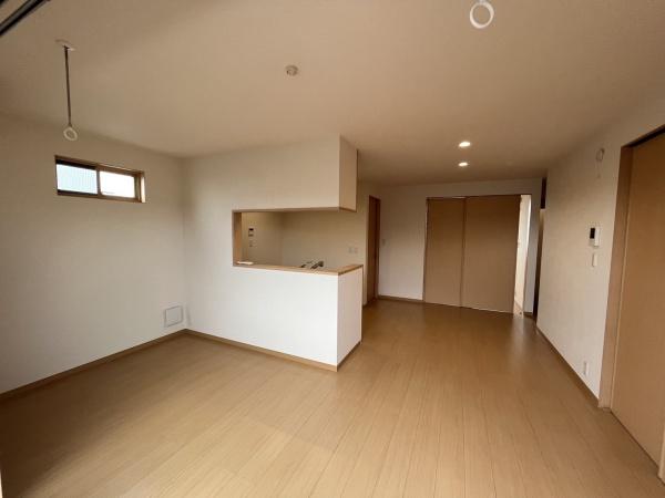 居室・リビング　明るいリビングダイニング！