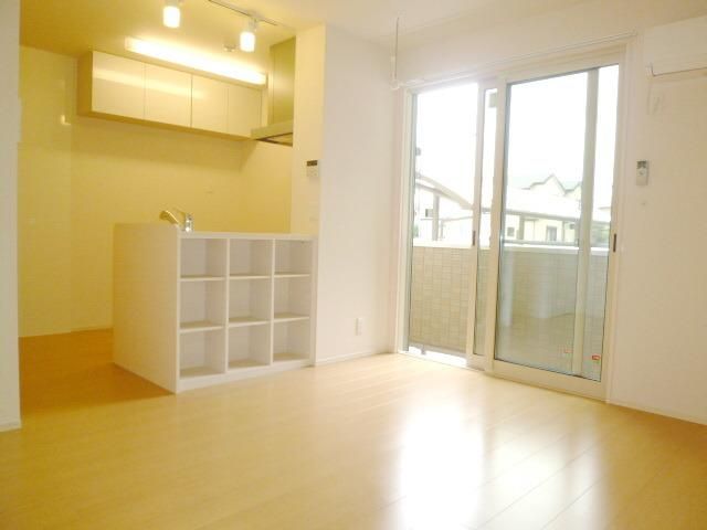 居室・リビング　開放的なリビング♪