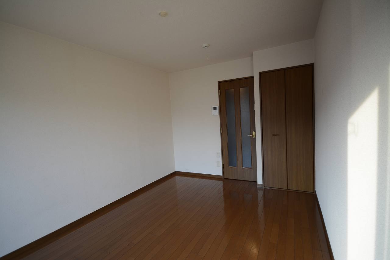 居室・リビング　別号室画像。ご参考下さい