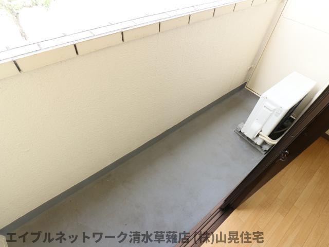 バルコニー　バルコニーからの眺めを楽しみながら食事をしませんか