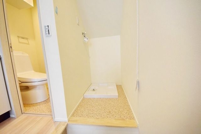 洗面設備　★室内洗濯機置き場にはブラインドが付いており隠せます★