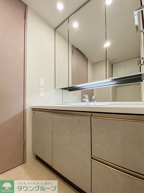 洗面設備　※写真は同タイプ住戸です。