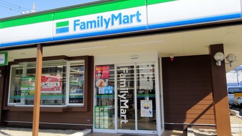 コンビニ　ファミリーマート 千種一丁目店（コンビニ）まで409m