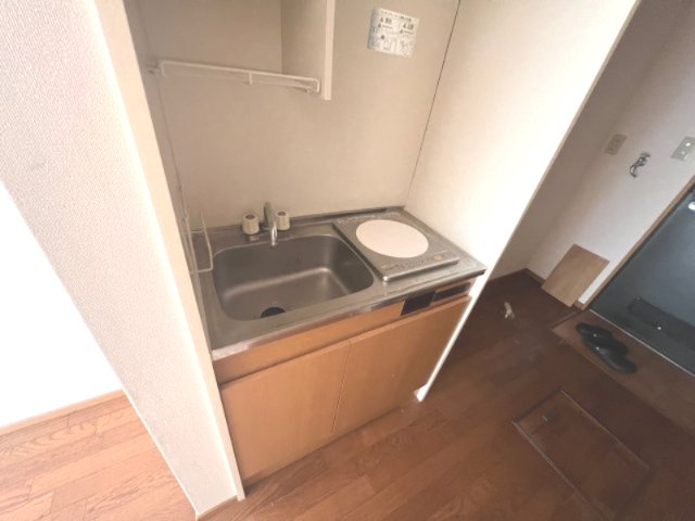 キッチン　コンパクトなキッチンで掃除もラクラク