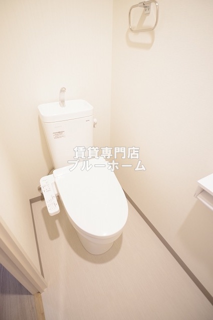 トイレ　温水洗浄便座付！