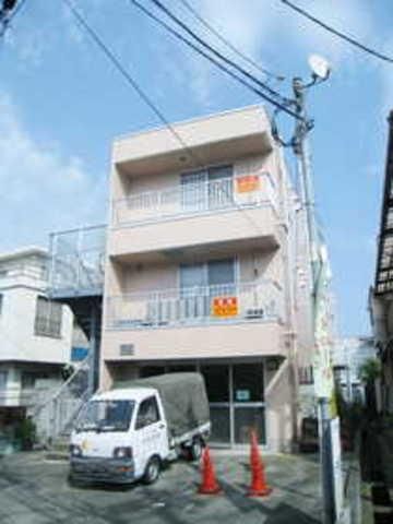 建物外観　★中央大学生、明星大学生、帝京大学生さん通学便利～