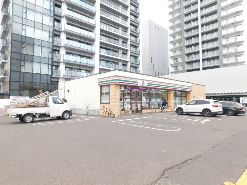 コンビニ　セブンイレブン北４条東１丁目店（コンビニ）まで395m