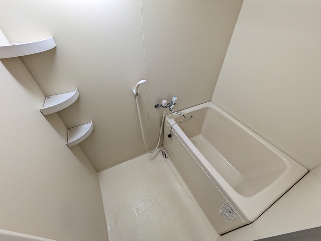 バス・シャワールーム　１日の疲れを癒すバスルーム