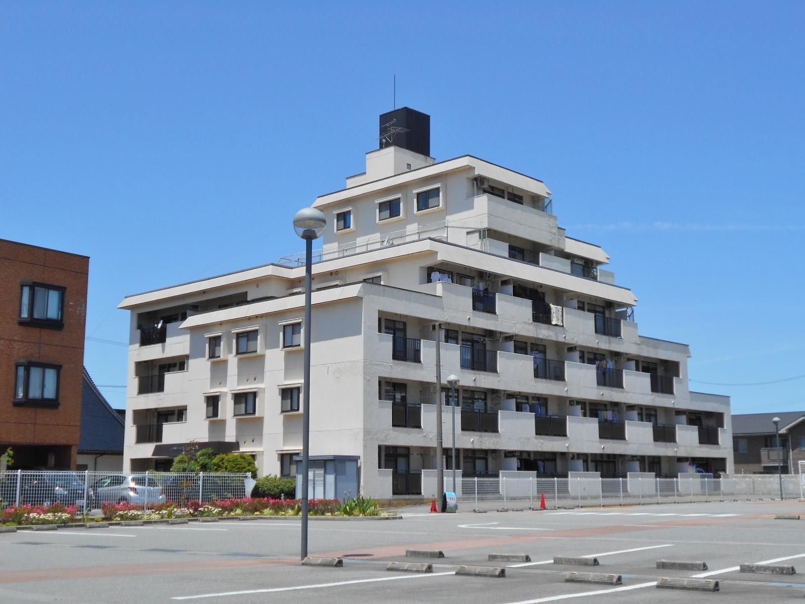 建物外観　弊社管理の『グランドハイツ石金』です♪