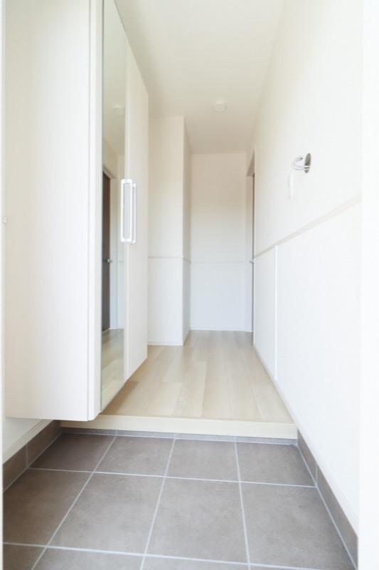 玄関　図面と現状に相違がある場合には現状を優先